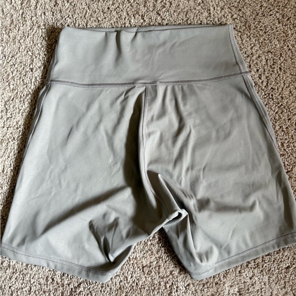 Gymshark Women's Beige High-Waisted Shorts - Picture 7 of 7